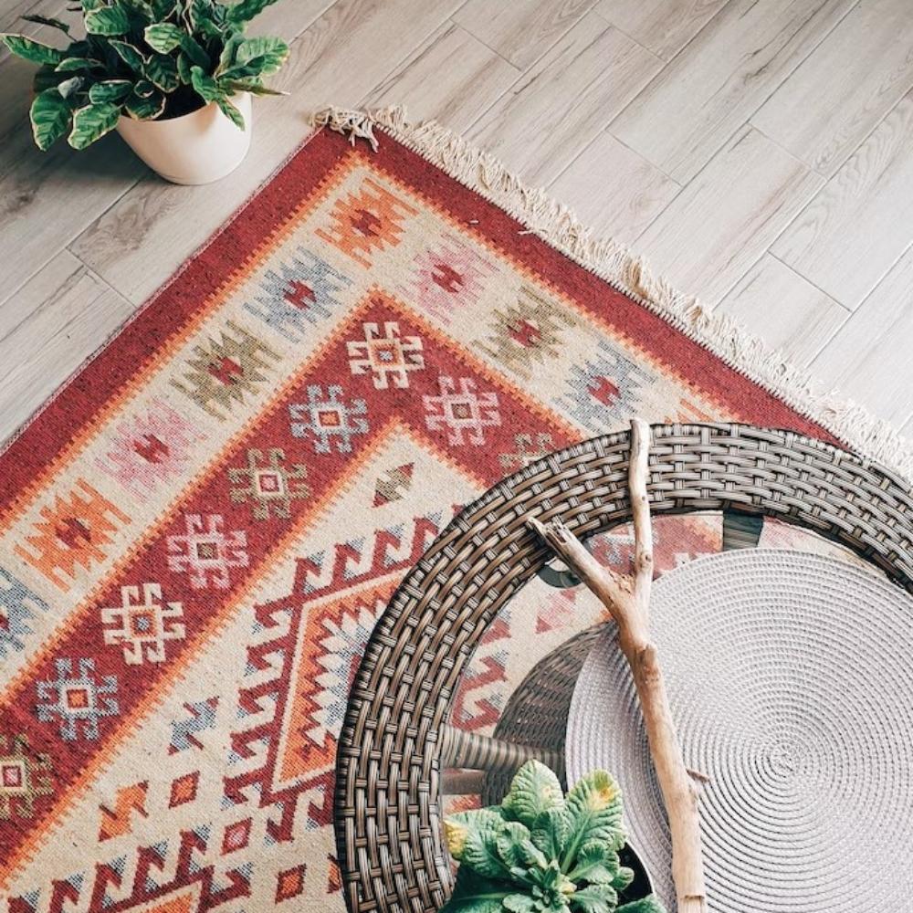 Ein Teppich kann die Atmosphäre eines Wohnzimmers enorm aufwerten!